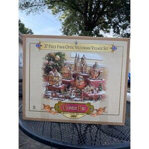 Grandeur Noel 2003 Fiber Optic Victorian Village Set 37 Piece Christmas Decor
